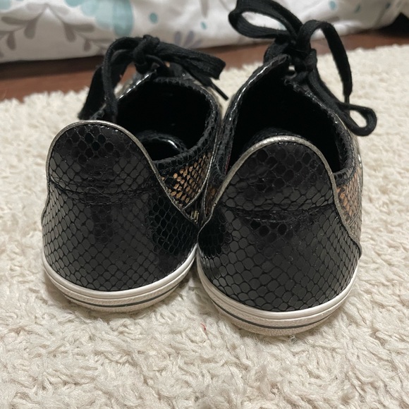 Marc by Marc Jacobs Two Tone Python Embossed Leather Sneakers - Picture 4 of 11